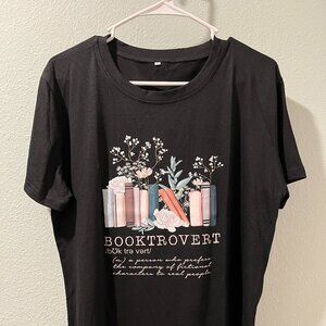 BOOKTROVERT Women's T-Shirt Size L